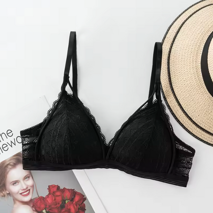 Soutien-gorge push-up fleuri en dentelle avec décolleté en V profond